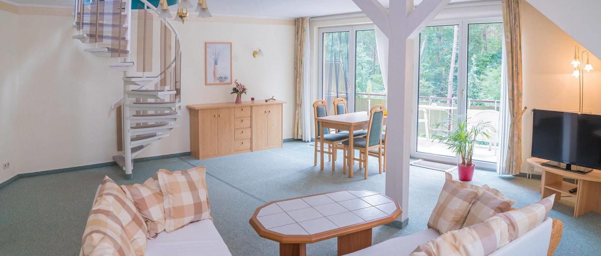Ferienhus Baabe Fewo 01 Terrasse, Sauna- Und Schwimmbadnutzung Im Ahoi Sellin Esterno foto
