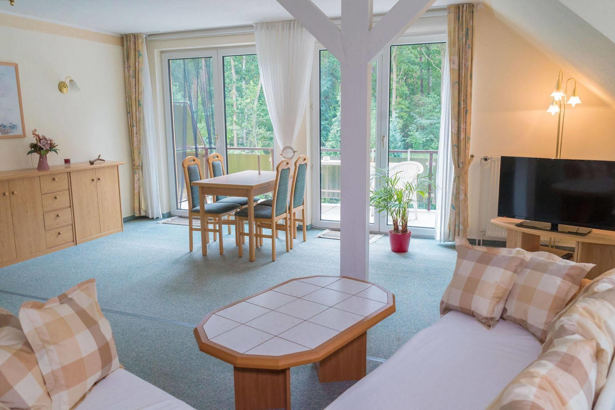Ferienhus Baabe Fewo 01 Terrasse, Sauna- Und Schwimmbadnutzung Im Ahoi Sellin Esterno foto